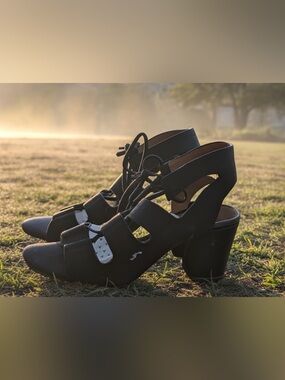 Antonio Melani Suede Black Lace-Up Cutout block Heeled Sandals size 8.5